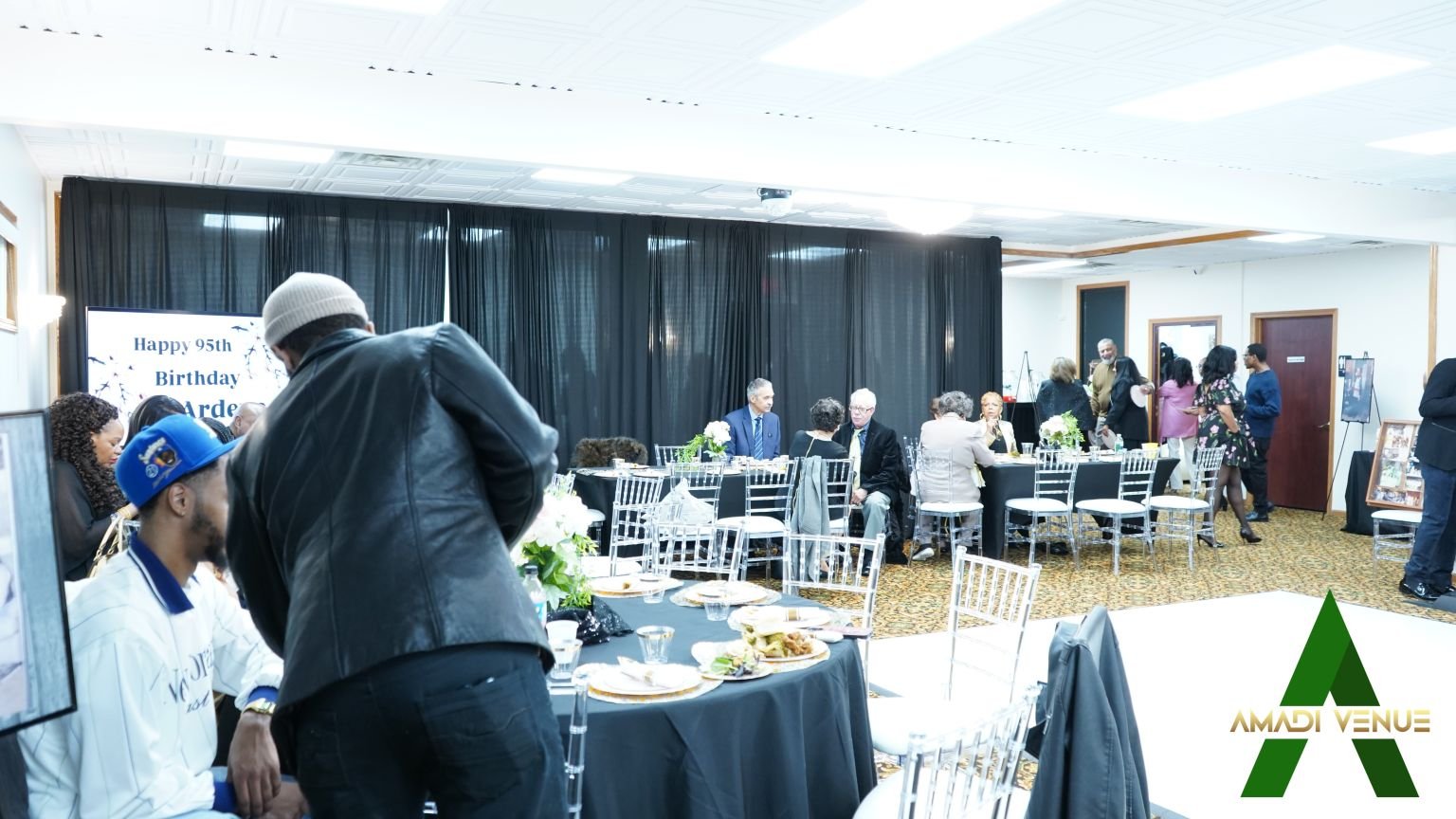 Wide shot of venue.