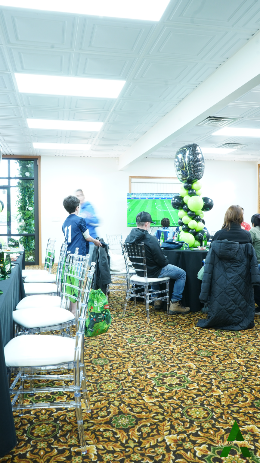 Wide shot of venue.